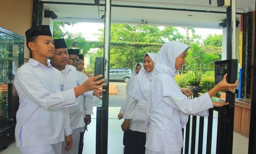 Absensi siswa fingerprint